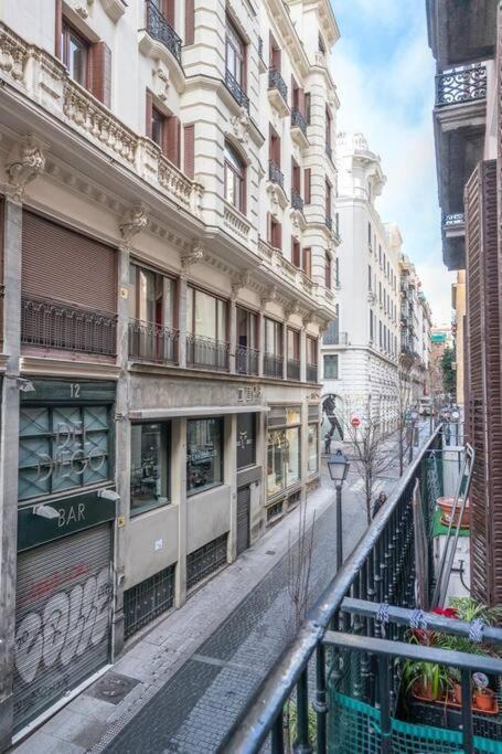 Apartamento De Lujo En Gran Via Apartment Madrid Bagian luar foto