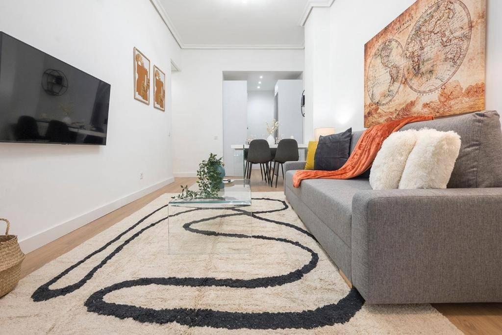 Apartamento De Lujo En Gran Via Apartment Madrid Bagian luar foto